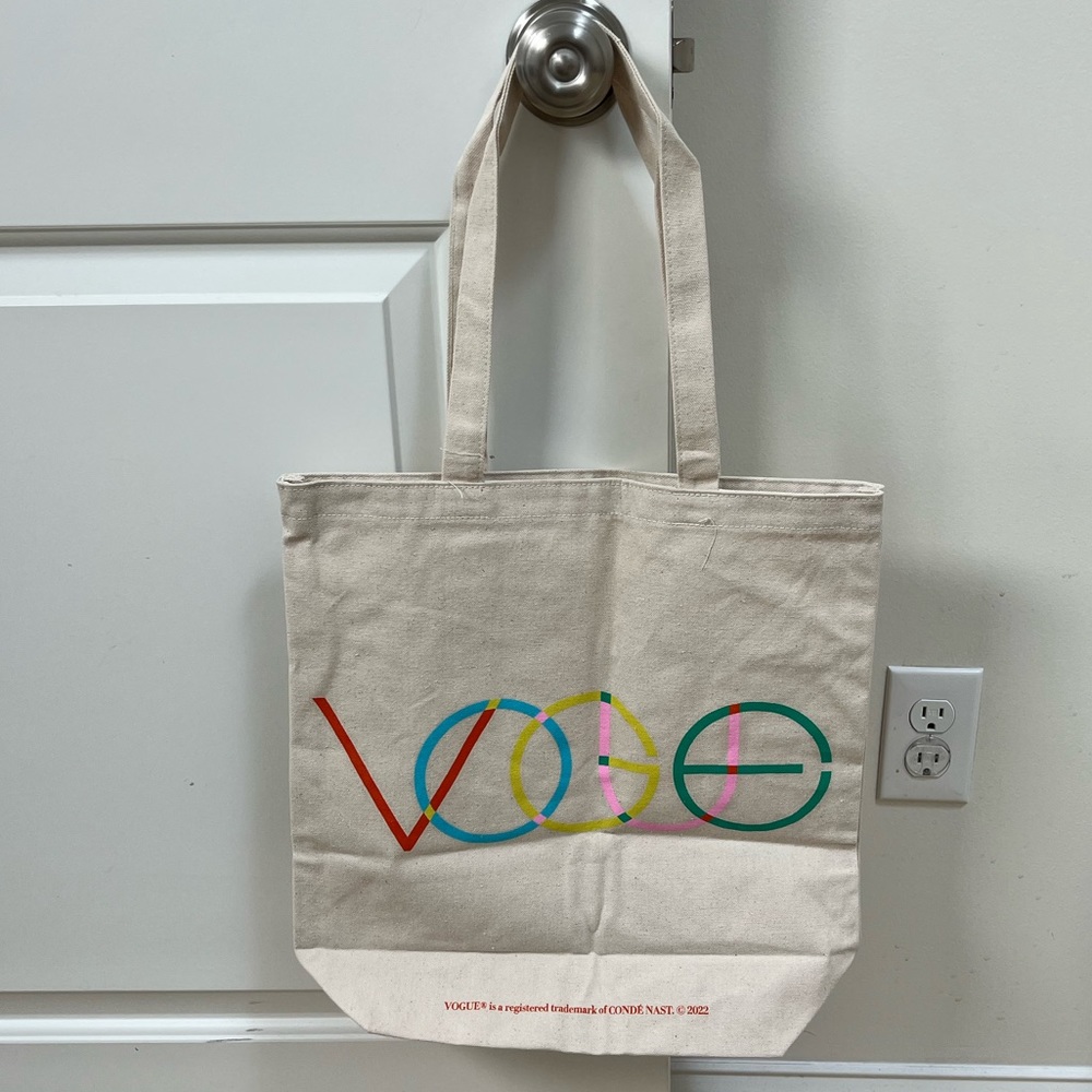 VOGUE Tote Bag